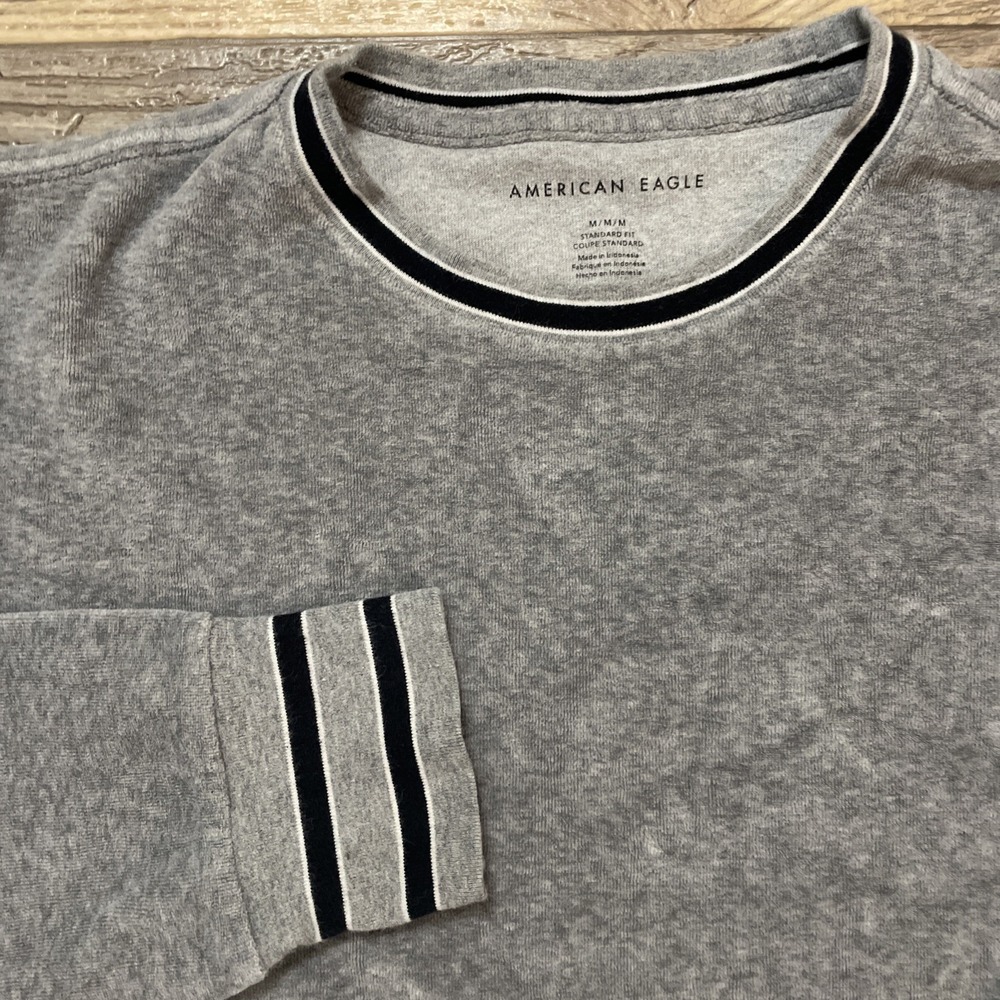 American Eagle Men Gray Velour Sweater Striped‎ Trim Standard Fit Sz M